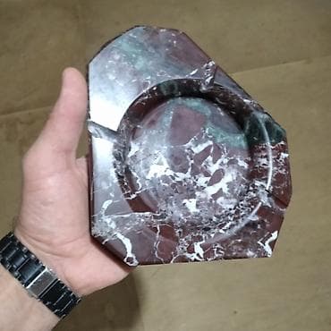 Təbii daşdan hazırlanmış mərmər qranit tərkibli daşlardi rəng