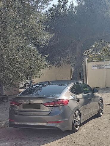 hyundai elantra 2017: Hyundai Elantra: 2 l | 2018 il Sedan — 9