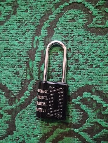 Furnitura və aksessuarlar: Rəqəmsal kombinasiyalı asma qıfıl - 4 rəqəmli kod sistemi: 0000–9999 — 1