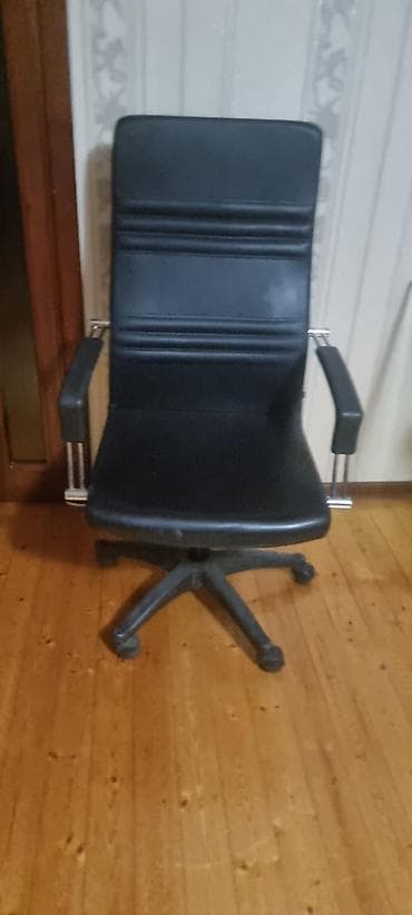 balaca kreslo: İşlənmiş, Təkərli, Süni dəri — 1