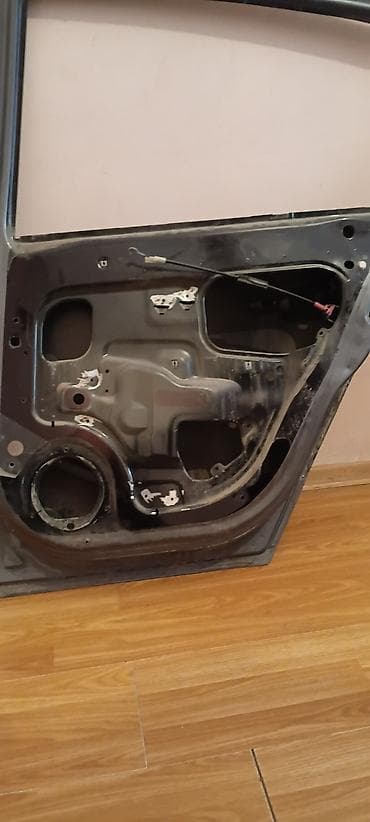 ford mondeo ehtiyat hissələri: Məhsul: Avtomobilin arxa saǧ qapısı (sedan/hetçbek tipli kuzova uyğun) — 4