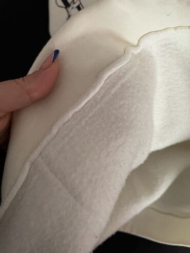 kapsonlu koynekler: Çox gözel dest 50 m ayrı almaq istesez 20 m şalvar 30 kapşonlu qalın — 3