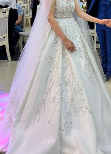 nişan donları instagram: Zərif gəlinlik paltarı - Siluet: klassik A-line/prinsessa kəsimi — 2