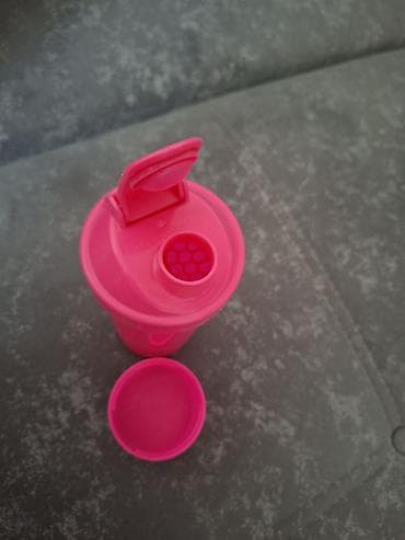 ucuz perde: Herbalife shaker qabı Parlaq çəhrayı rəngdə, üzərində “HERBALIFE” — 3