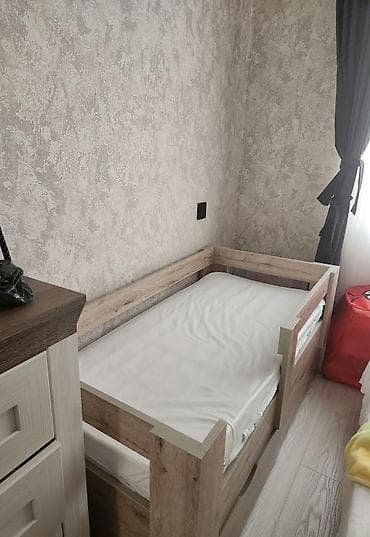 Uşaq mebeli: Oğlan və qız üçün, Çarpayı, Bazalı, Matras ilə, Siyirməli — 1