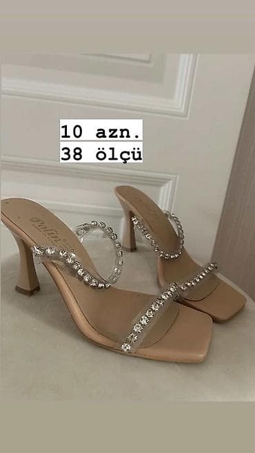 Босоножки, сандалии, шлепанцы: Məhsul: Qadın yüksəkdaban sandal - Rəng: açıq bej/nude - Ölçü: 38 - — 1