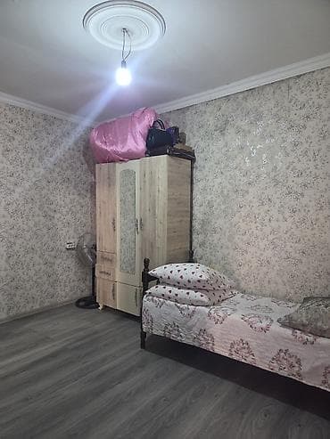 3 otaqlı evler: 2 otaqlı həyət evi - Plan: 2 otaq, mətbəx və sanitar qovşağı (həyətdə — 4