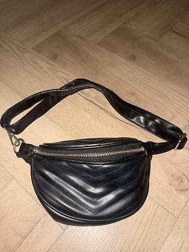 Qara bel/çiyin üçün kiçik çanta (belt bag) Bershka - Rəng: qara - lalafo.az -da Qara bel/çiyin üçün kiçik çanta (belt bag) Bershka - Rəng: qara -