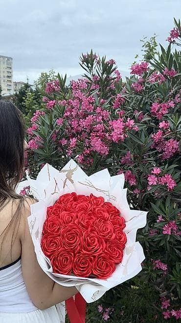 Məhsul: Gül buketləri (süni sabun güllər) Təsvir: - Müxtəlif
