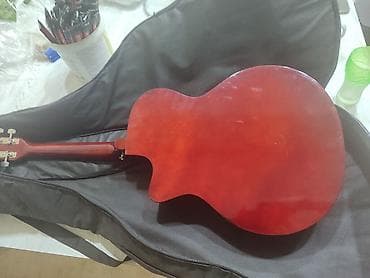pullar: Akustik gitara – kəsikli (“cutaway”) korpus dizaynı Metrolara — 2