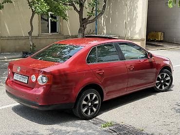 Продажа авто: Volkswagen Jetta: 1.6 л | 2010 г. Седан — 7