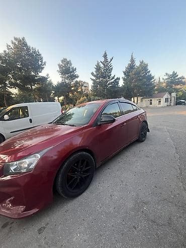 Chevrolet Cruze: 1.4 l | 2012 il Sedan