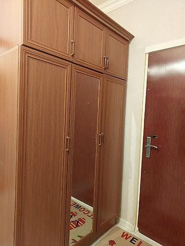 dehliz dolablar: 3 qapılı, Güzgülü, Qəhvəyi, Digər material, Açılan, Düz dolab — 1