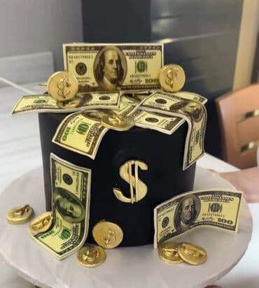 5 yas tortu: Ad günü üçün dizayn tortları - Zərif “Happy Birthday” yazılı klassik — 5