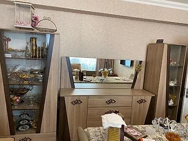 Qonaq otağı üçün vitrinalı mebel dəsti - Rəng: açıq palıd və tünd qoz — 4