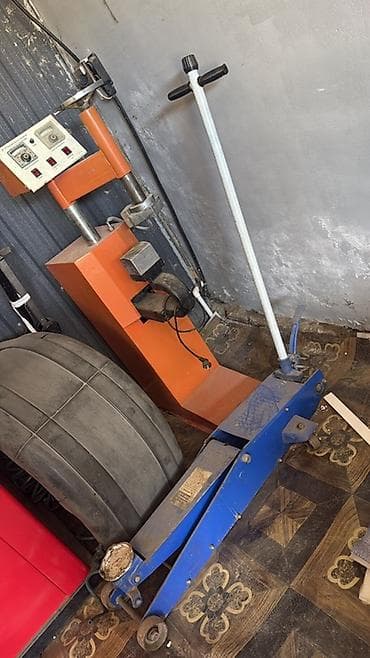 Автосервисное оборудование: Avtoservis avadanlıqları dəsti Tərkib: - Mexaniki domkrat – aşağı — 10