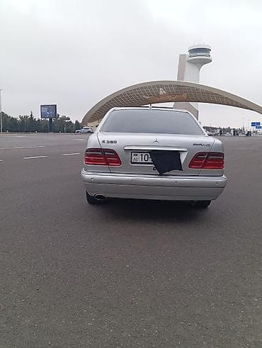 changan uni t: Mercedes-Benz E 280 (W210) sedan öz adımadır. Təcili satılır, pul — 3