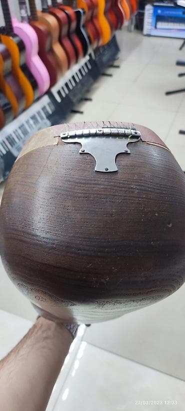 gitara jolana tornado: Profesional Tar Köhnə qədimi tar, Peto ustanın tarı, 60 yaşı var. Tut — 10