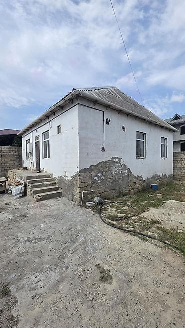 3 otaqlı, 90 kv. m, Təmirsiz