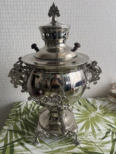 купить бу самовар на дровах: Klassik rus samovarı – dekorativ naxışlı metal gövdə və möhkəm ayaqlıq — 1