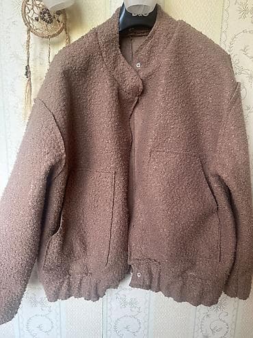Bomber jacket
Size M
Like New 
70 azm — 1