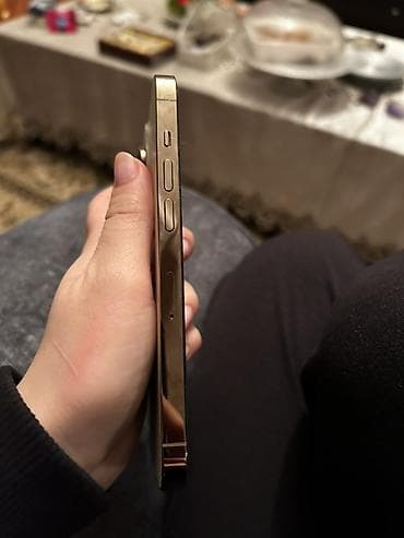 dubayski iphone 13: IPhone 14 Pro, 256 GB, Qızılı, Face ID — 3