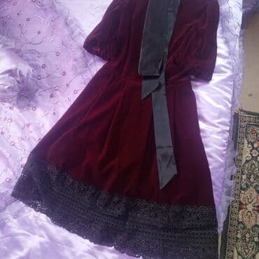 Qadın üçün zərif paltar - Material: məxmər (şərab/bordo rəng) -