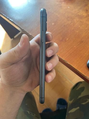 2 ci el apple 11: IPhone 11, 128 GB, Qara, Face ID — 3