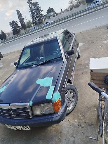 mercedes masin sekilleri: Mercedes-Benz 190 (W201) sedan - Kuzov: 4 qapılı sedan, qara rəng - — 3
