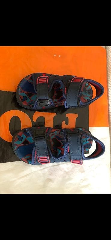 usag paltari: Siniy polaris-yenidir.Yay ayaqqabilar,yaxshi veziyyetde,Turkiyenin,29 — 8