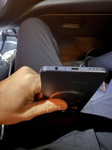 selfi cubuğu: Oppo A3, 256 GB, rəng - Qara, Simsiz şarj — 6