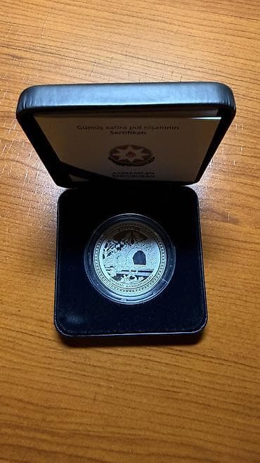 gumuş sikkə: 1 oz (31.1 gr) 999 əyyar gümüş külçə. Limitli sayda (800+) istehsal — 2