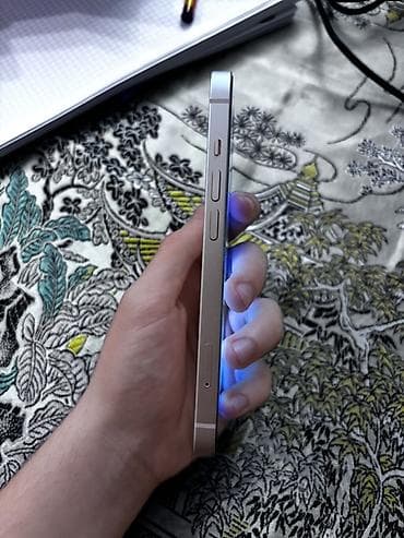 apple qulaqliq: IPhone 13, Ağ, Face ID — 2