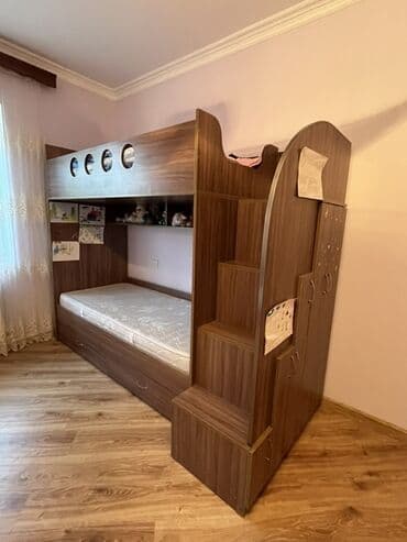 мебель в детскую комнату: Для девочки и мальчика, Б/у, Кровать, С матрасом, С выдвижными ящиками, Ламинат — 2