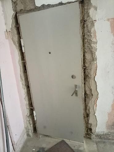 qapi setkalari: Seyf qapı satılır tecılı heç bir piroblmi yoxdur bele 250 AZN 200 — 2