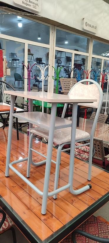 компютерный стол: Məhsul: Tək nəfərlik şagird partası və stulu dəsti Xüsusiyyətlər: - — 3