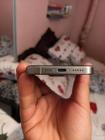 buds pro: IPhone 15 Pro, 128 GB, Natural Titanium, Face ID — 3