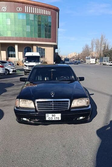 Mercedes-Benz C-Class: 2.3 l | 1999 il Sedan