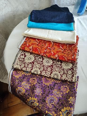 satin parça: Parça dəsti – müxtəlif naxış və rənglər Qedmi Sovetden qalan sandiq — 1