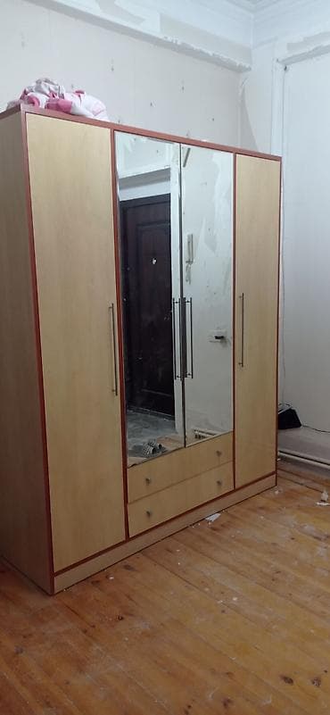 3 qapılı, Güzgülü, Bej, Taxta, Açılan, Düz dolab