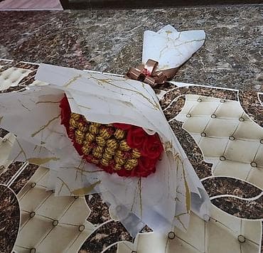 245 nomreli mekteb: Bilik gününə üçün hediyyelik şokolad buketi.Çatdırılma var — 2