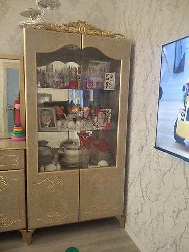 dolab kilidi: Şüşəli dolab vitrini — 3