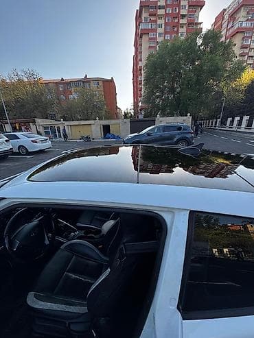 fara chanqan: Hyundai Veloster, ağ rəng, 3 qapılı kupe/gətbek kuzov. Azərbaycanda — 6