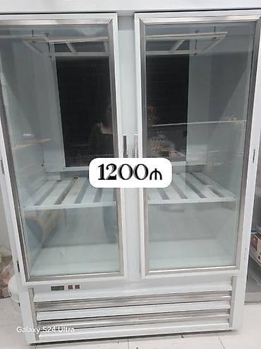 vitri: Ət soyuducusu – vitrin tipli, iki sürüşkən şüşə qapılı model. İçəridə — 1