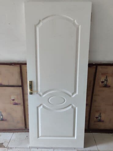 Ağ rəngli otaq qapısı - Material: MDF/taxta əsaslı, üzəri boyalı -