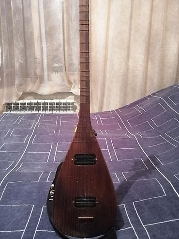 elektrik gitara: Elektrikləşdirilmiş saz – fərdi yığımdır - Korpus: tam ağac (tünd — 3