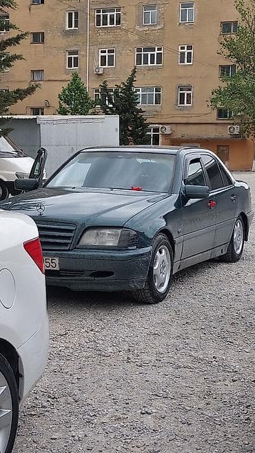 Mercedes-Benz C-Class: 1.8 l | 1996 il Sedan