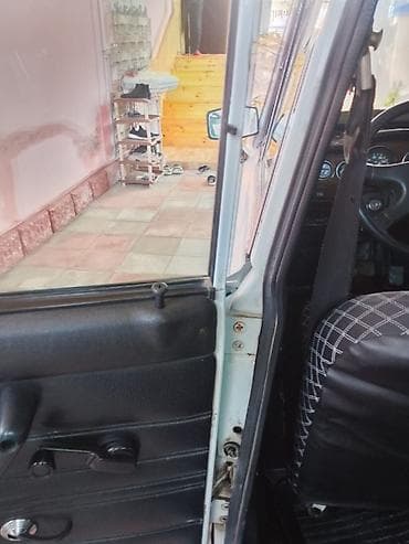 ucuz tap az t40: VAZ klassik seriyasından sedan (2101/21011 xətti) – ağ rəng. Mexaniki — 2