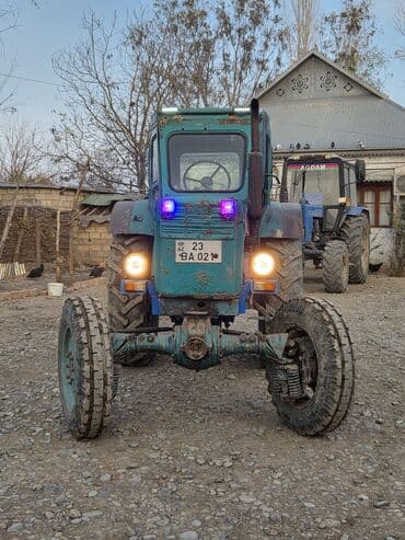 traktor yukleyici: T-40 traktoru - Ön təkərli (ikiqat dar qabaq təkərlər), arxa təkərlər — 1