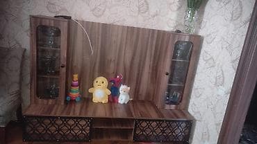 belarus mebel: Qonaq otağı üçün vitrinali TV stendi və şkaf komplekti - Material — 1